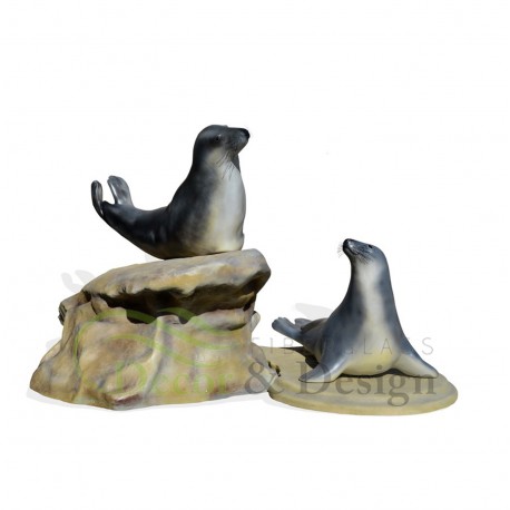 figurine-decorative-phoques-gris-sur-le-rocher